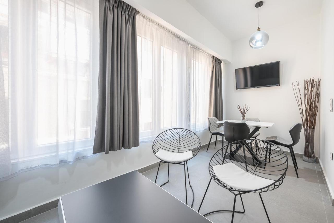 Iguana Gold Luxury Suites 2 Атина Екстериор снимка