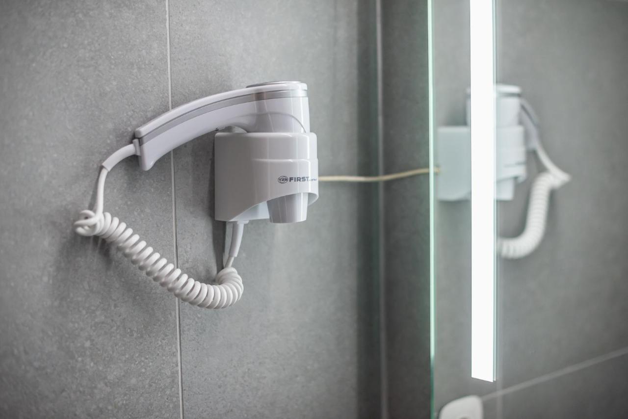 Iguana Gold Luxury Suites 2 Атина Екстериор снимка